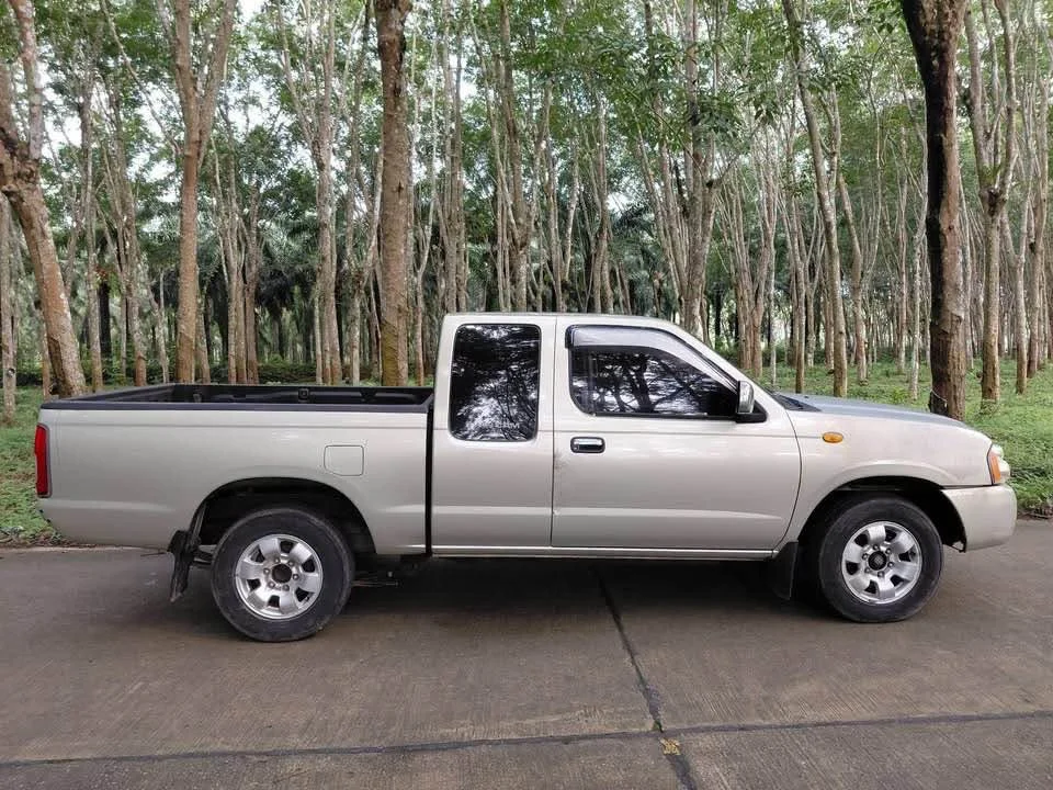 Nissan Frontier I 3