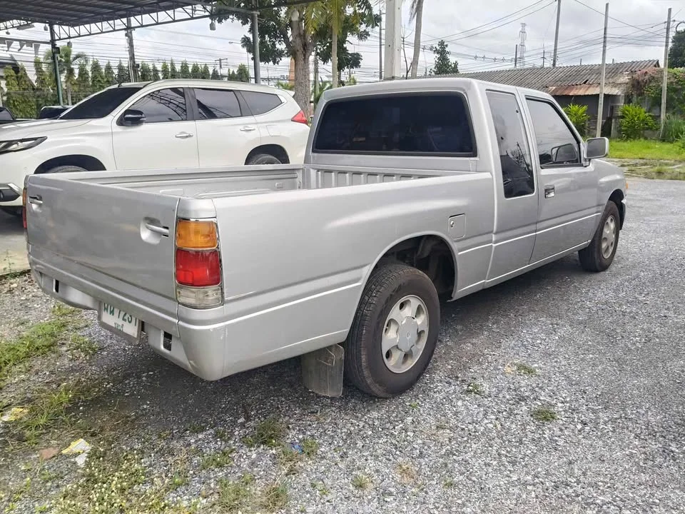 1993 Isuzu TFR III 2