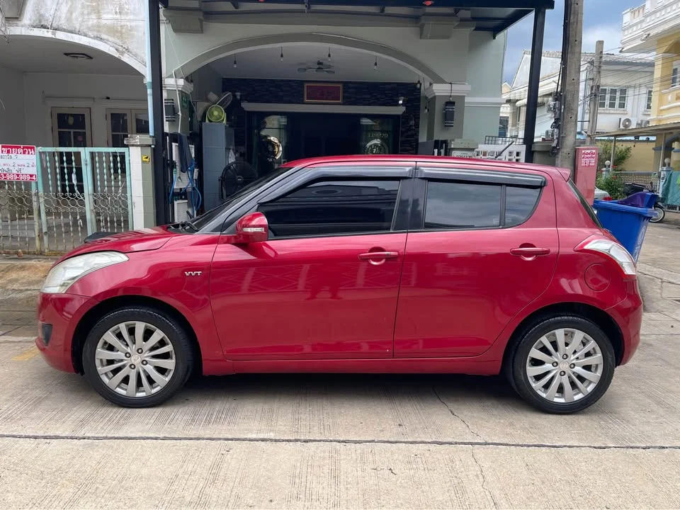 2013 Suzuki Swift II 3