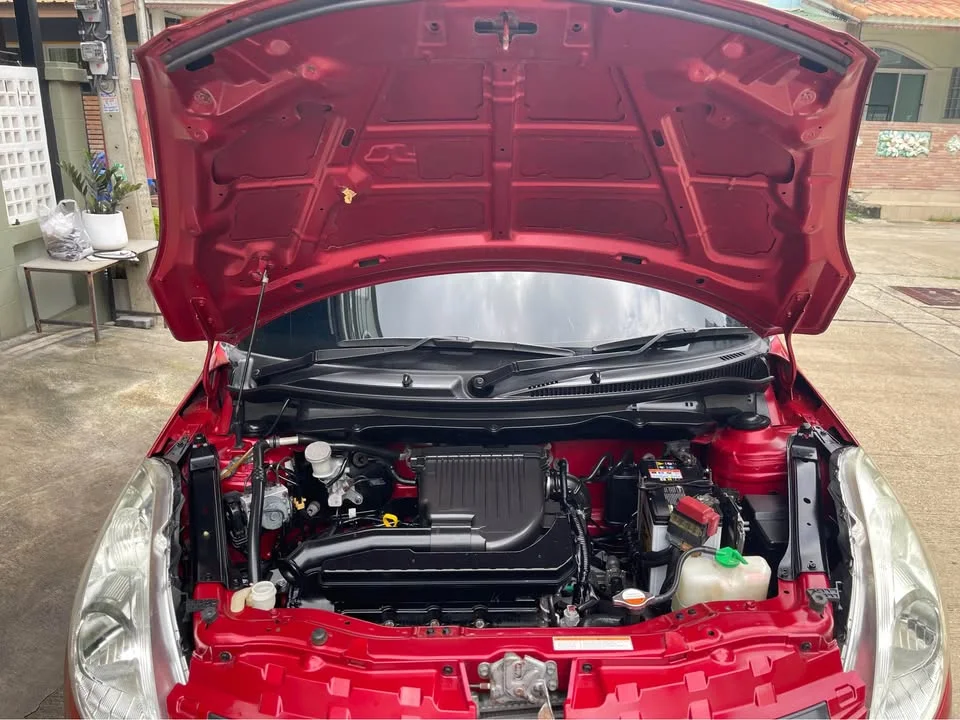 2013 Suzuki Swift II 2