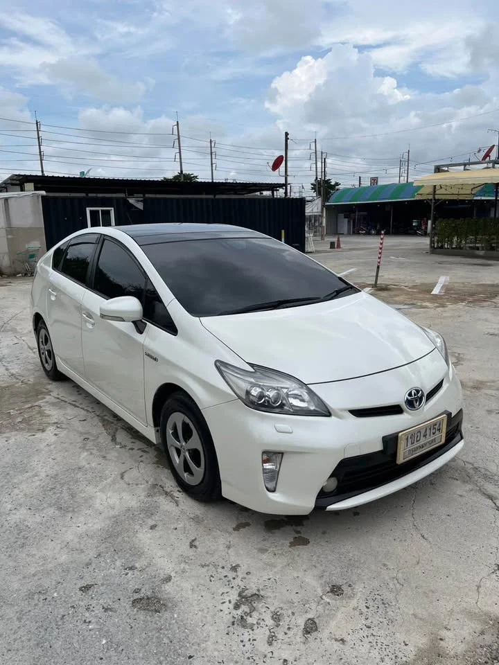 2013 Toyota Prius III 3