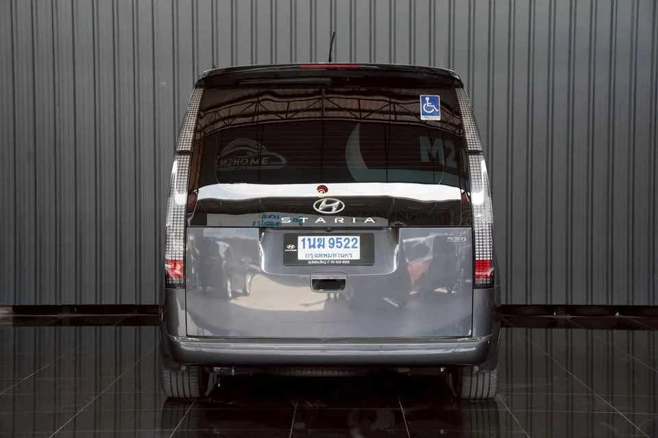 2021 Hyundai Staria US4 3