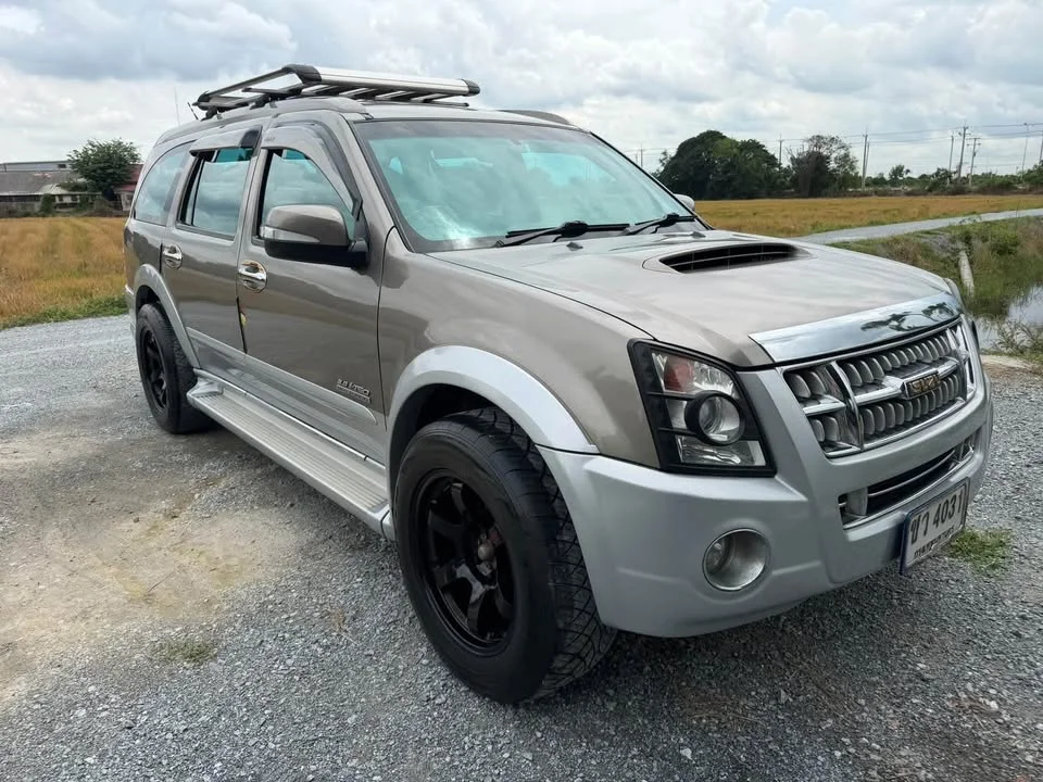 2007 Isuzu MU-7 3