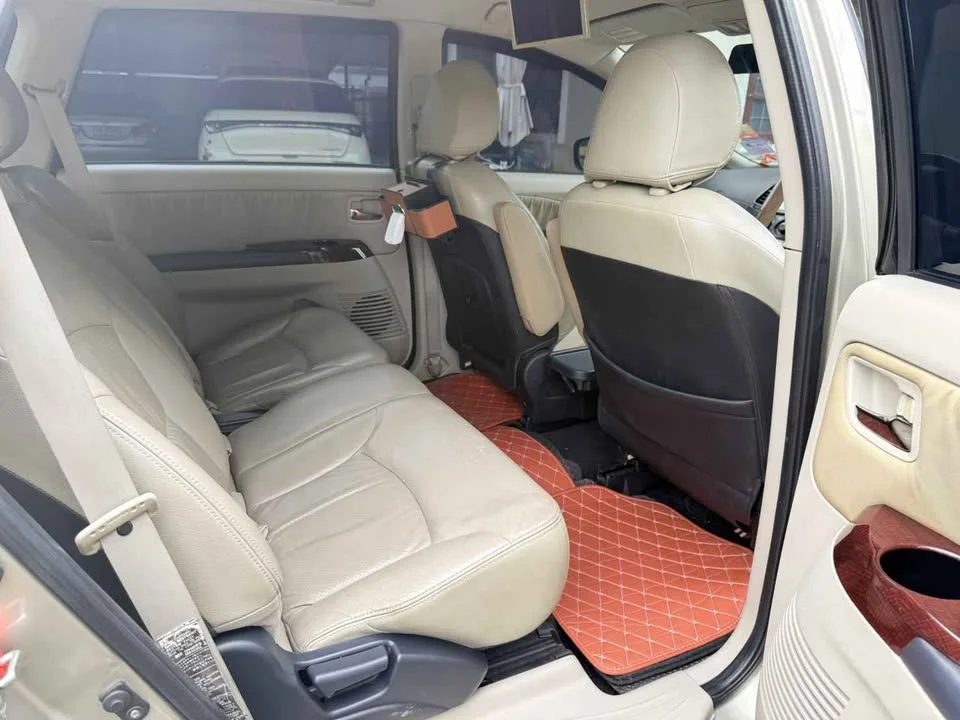 2008 Mitsubishi Space Wagon IV 3