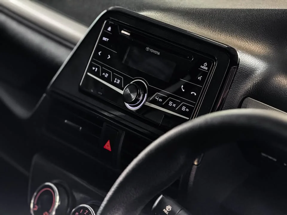 2016 Toyota Sienta II 2