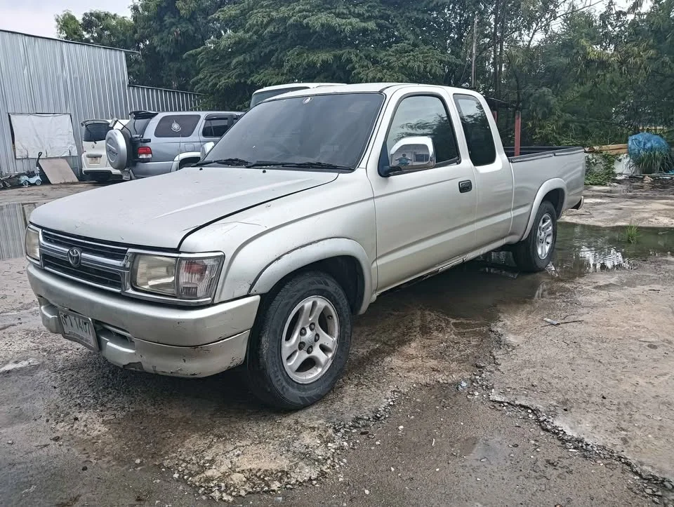 2000 Toyota Hilux Tiger VI 2
