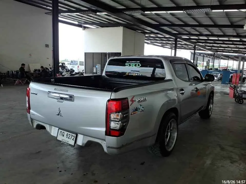 2022 Mitsubishi Triton V 2