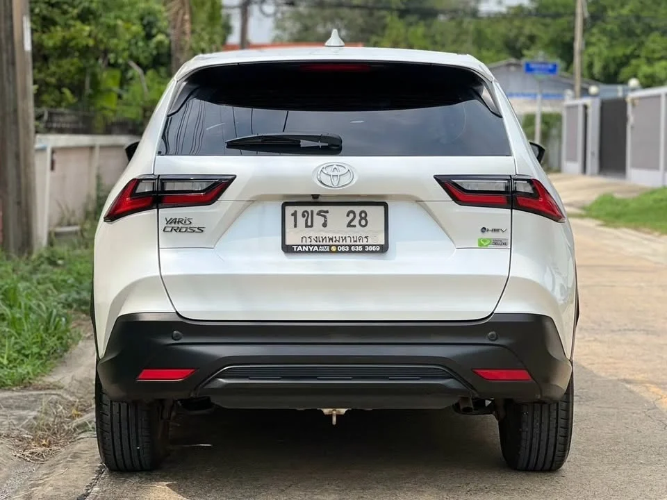 2025 Toyota Yaris Cross AC200 2