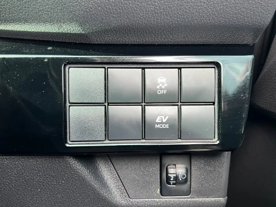 2025 Toyota Yaris Cross AC200 3