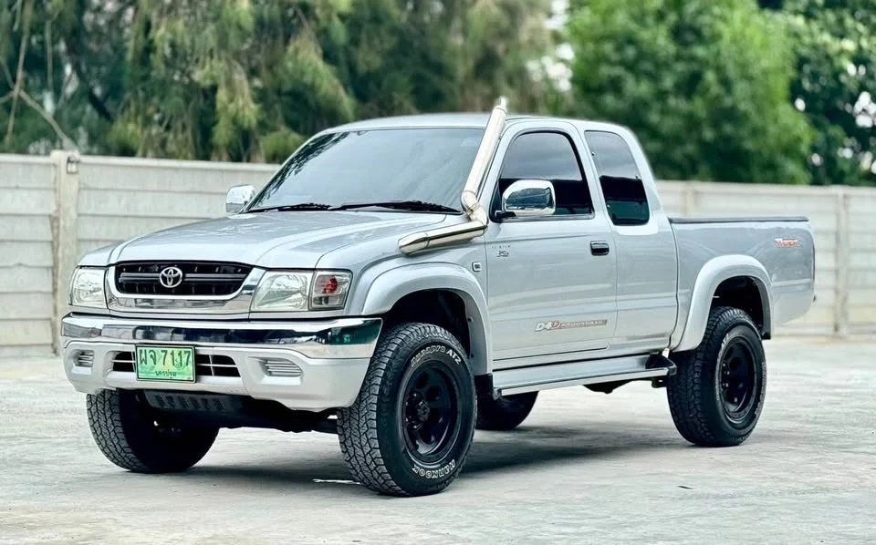 2002 Toyota Hilux Tiger VI 3