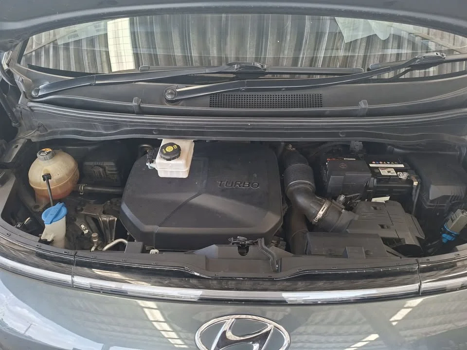 2021 Hyundai Staria US4 3