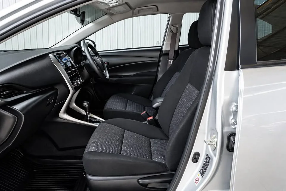 2017 Toyota Yaris ATIV III 2