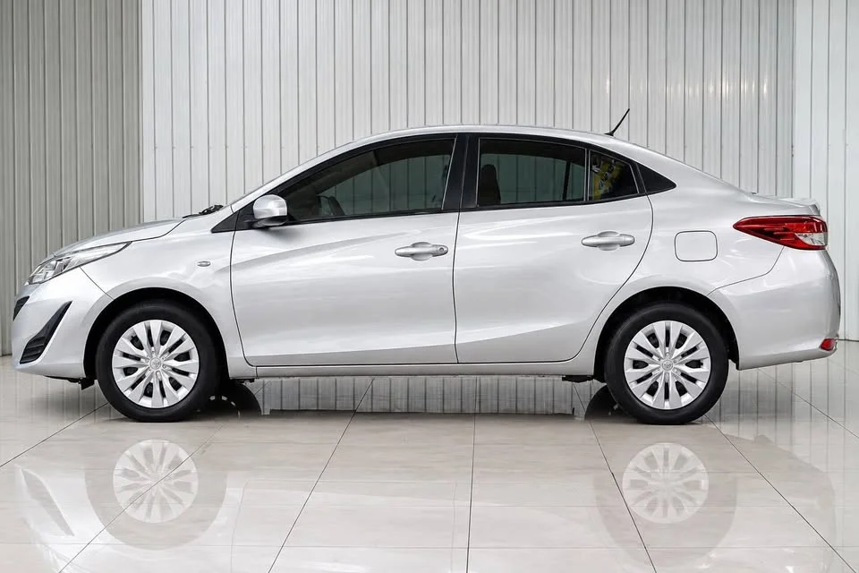 2017 Toyota Yaris ATIV III 3