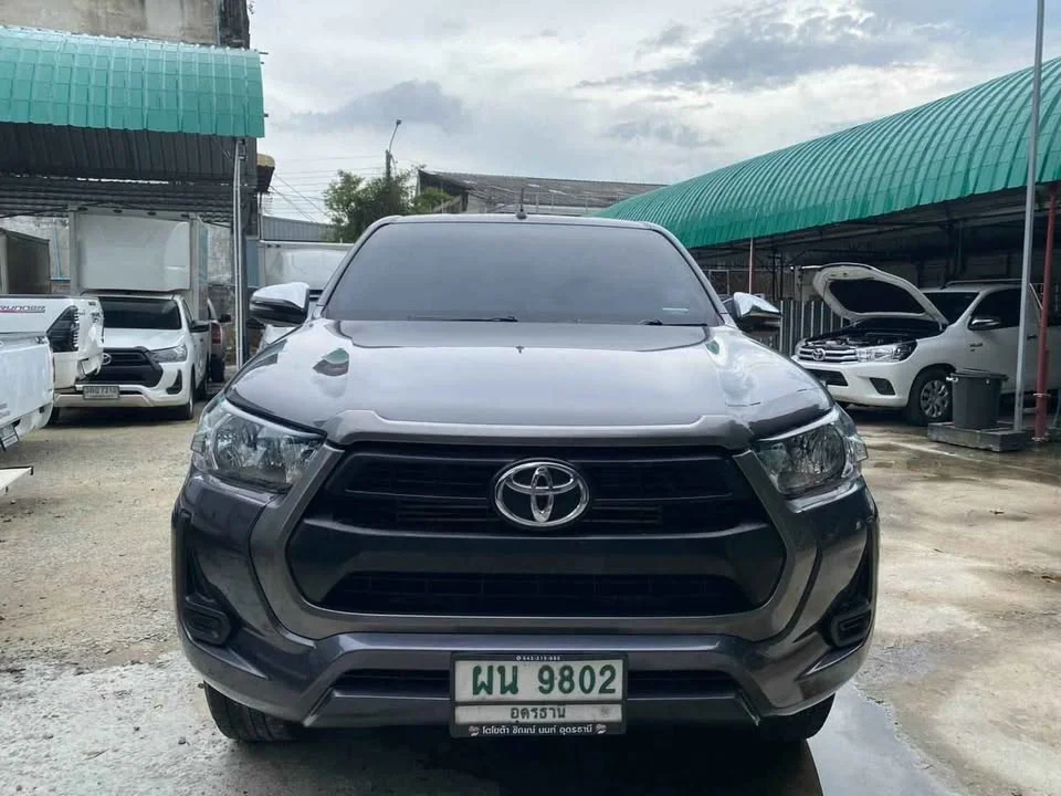2020 Toyota Hilux VIII 2