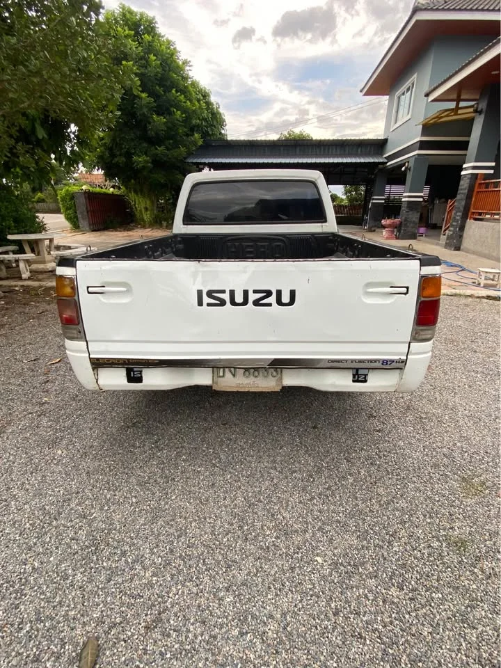 1989 Isuzu TFR III 2