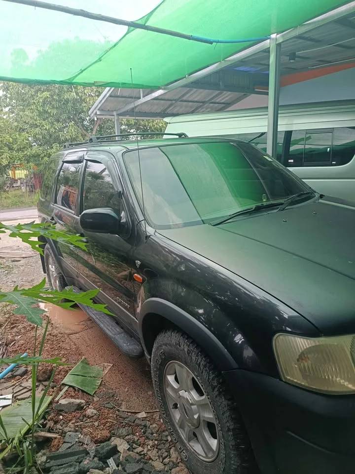 2005 Ford Escape I 3