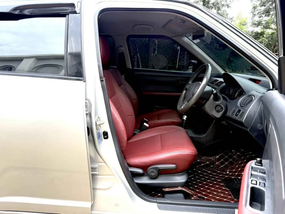 2010 Suzuki Swift I 3