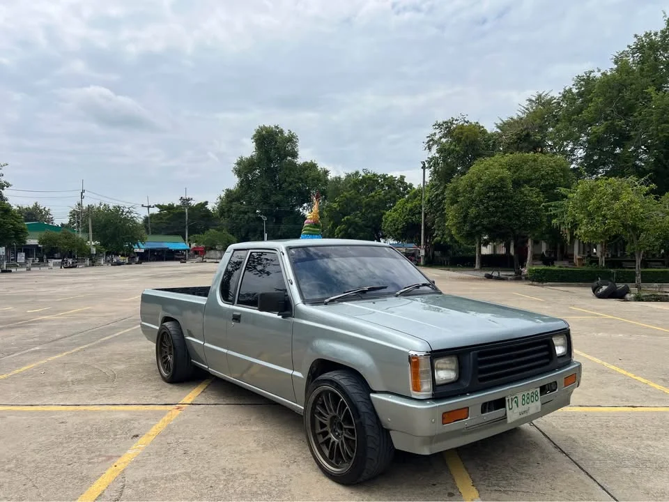 1995 Mitsubishi Triton II 2