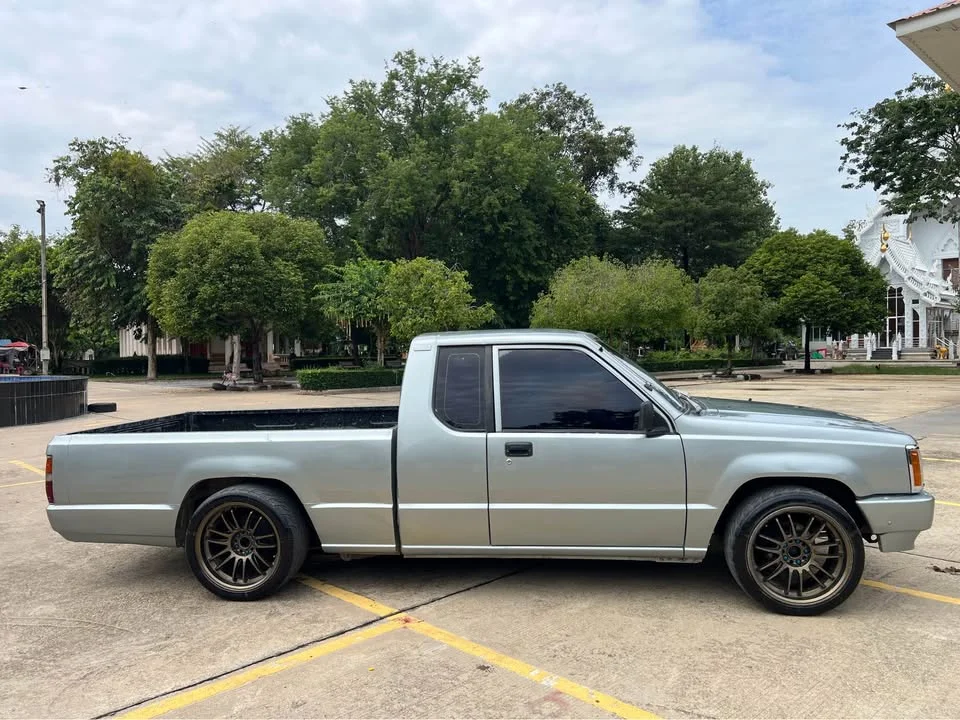 1995 Mitsubishi Triton II 3