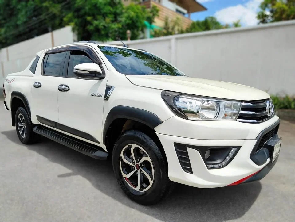 2016 Toyota Hilux VIII 3