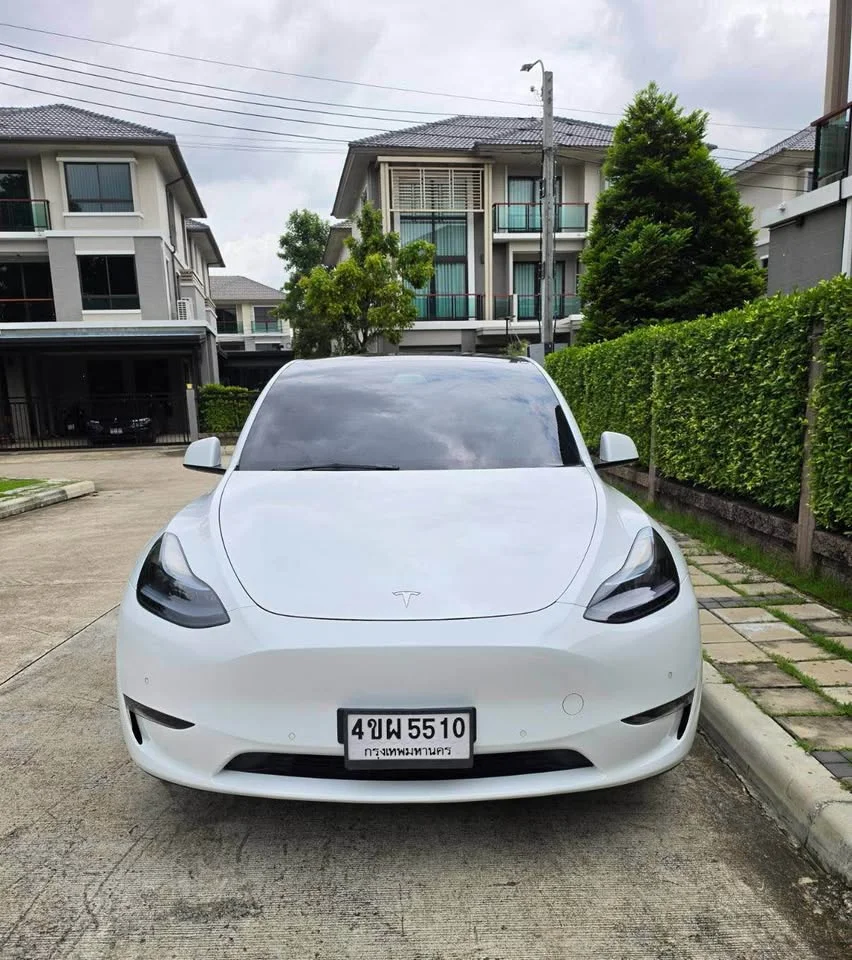 2023 Tesla Model Y 2
