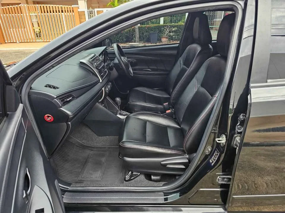 2015 Toyota Yaris III 3