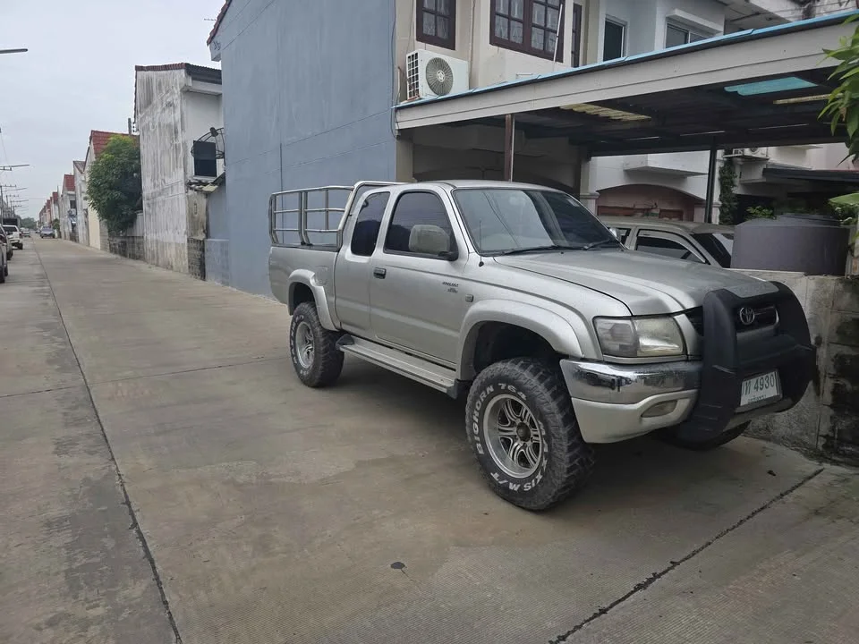 2004 Toyota Hilux Tiger VI 2