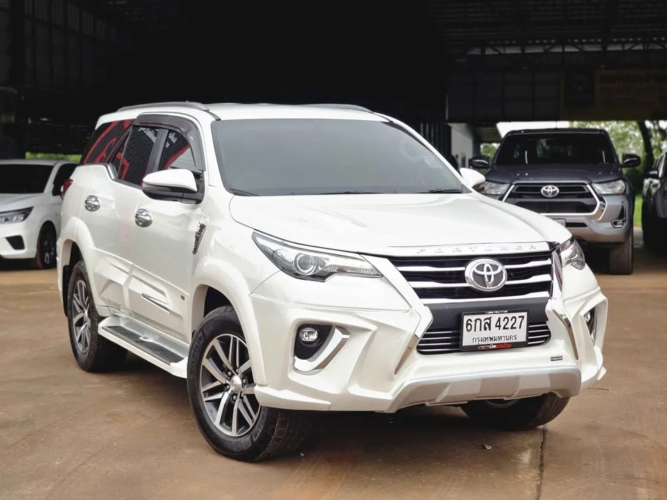 2017 Toyota Fortuner II 2