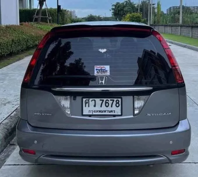 2005 Honda Stream I 3