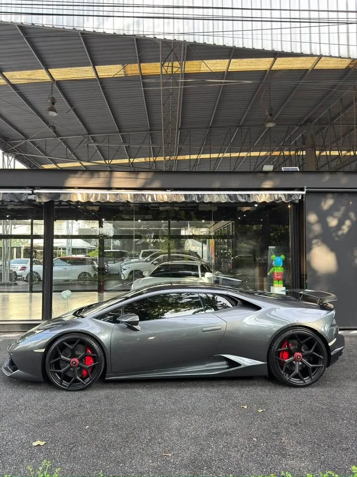 2016 Lamborghini Huracan 2