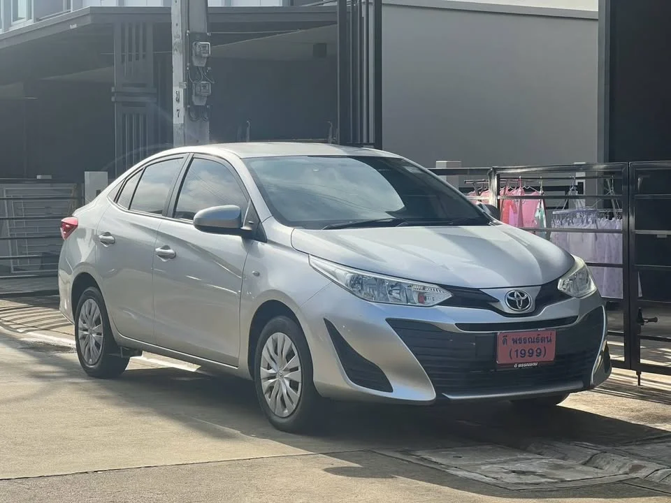 2019 Toyota Yaris ATIV III 2