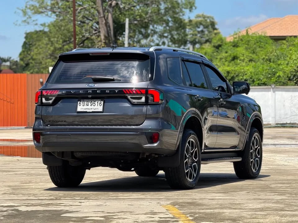 2025 Ford Everest III 3
