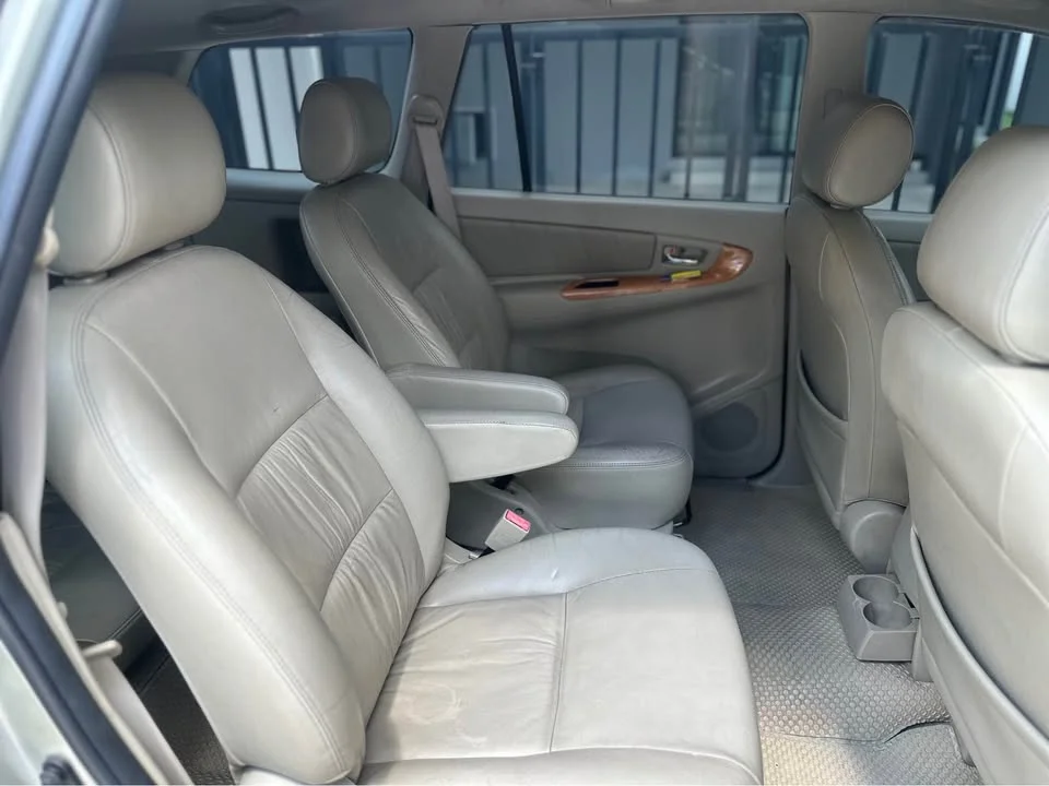 2009 Toyota Innova I 2