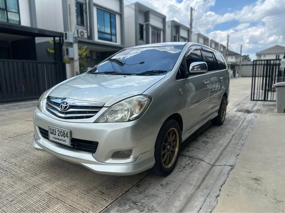 2009 Toyota Innova I 3