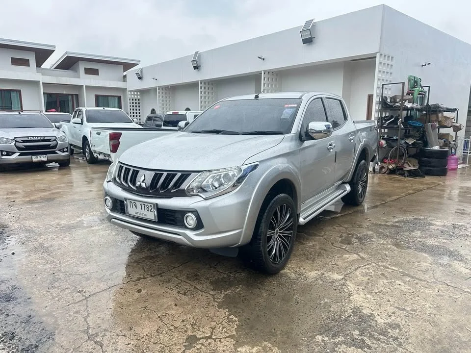 2017 Mitsubishi Triton V 2