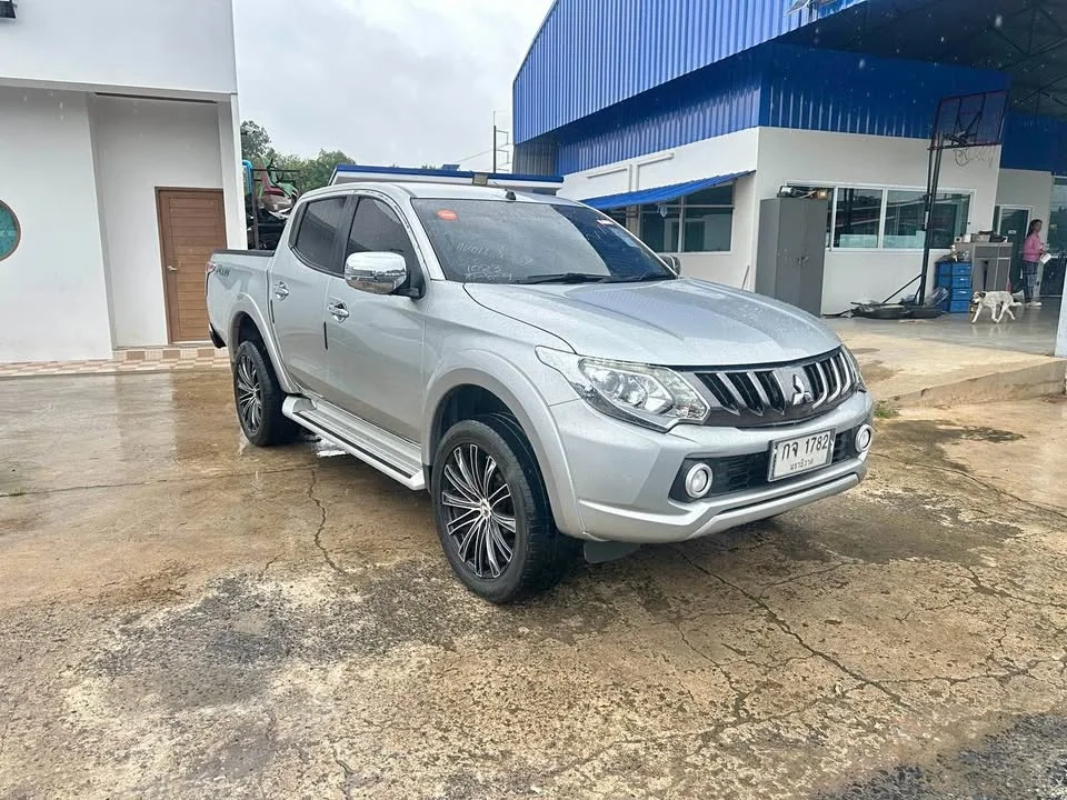 2017 Mitsubishi Triton V 3