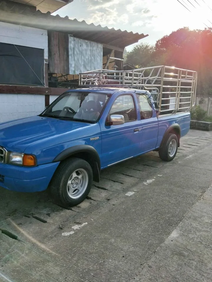 2001 Mazda 2500 Fighter V 2