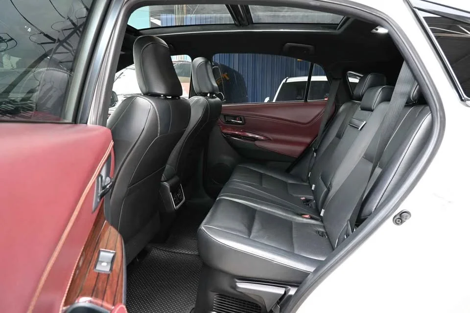 2015 Toyota Harrier III 3