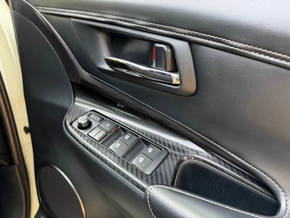2016 Toyota Harrier III 3
