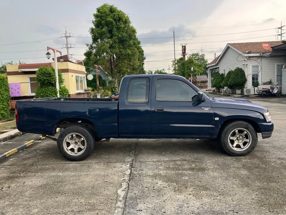 2003 Toyota Hilux Tiger VI 2