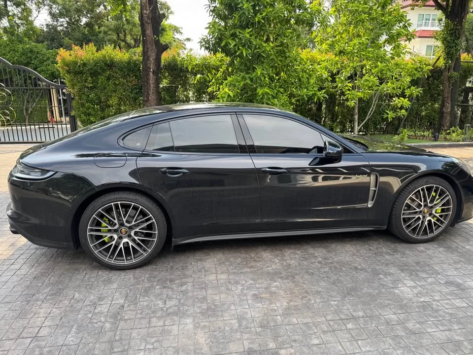 2022 Porsche Panamera II 3