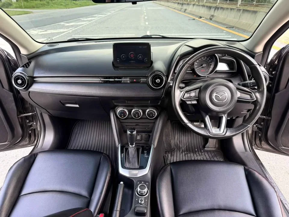 2017 Mazda 2 III 2