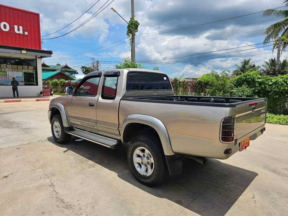 2002 Toyota Hilux Tiger VI 3