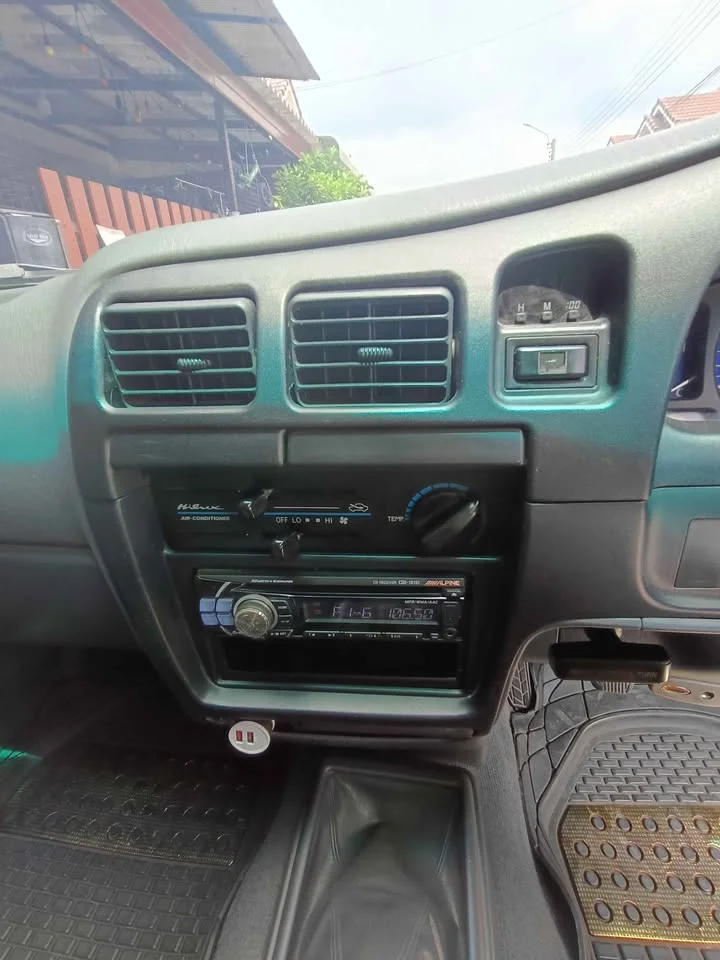 2002 Toyota Hilux Tiger VI 2