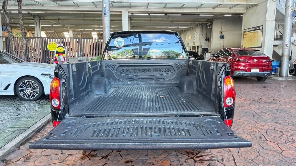 2009 Mitsubishi Triton IV 2