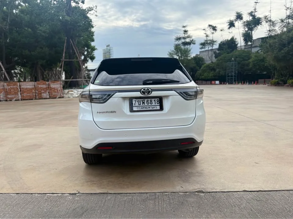 2014 Toyota Harrier III 3