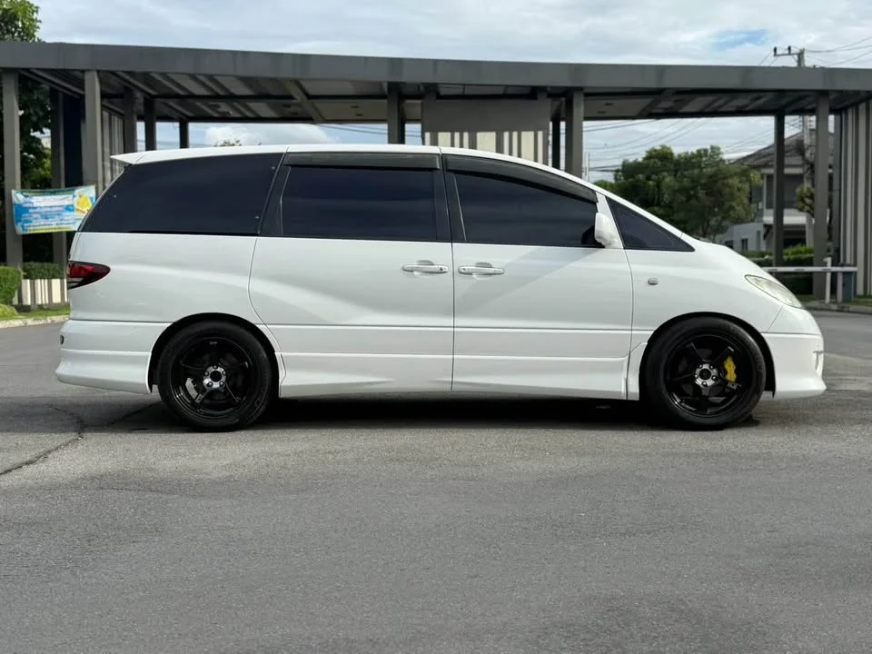 2004 Toyota Estima II 3