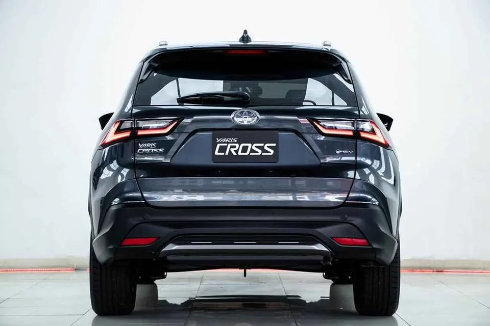 2025 Toyota Yaris Cross AC200 3