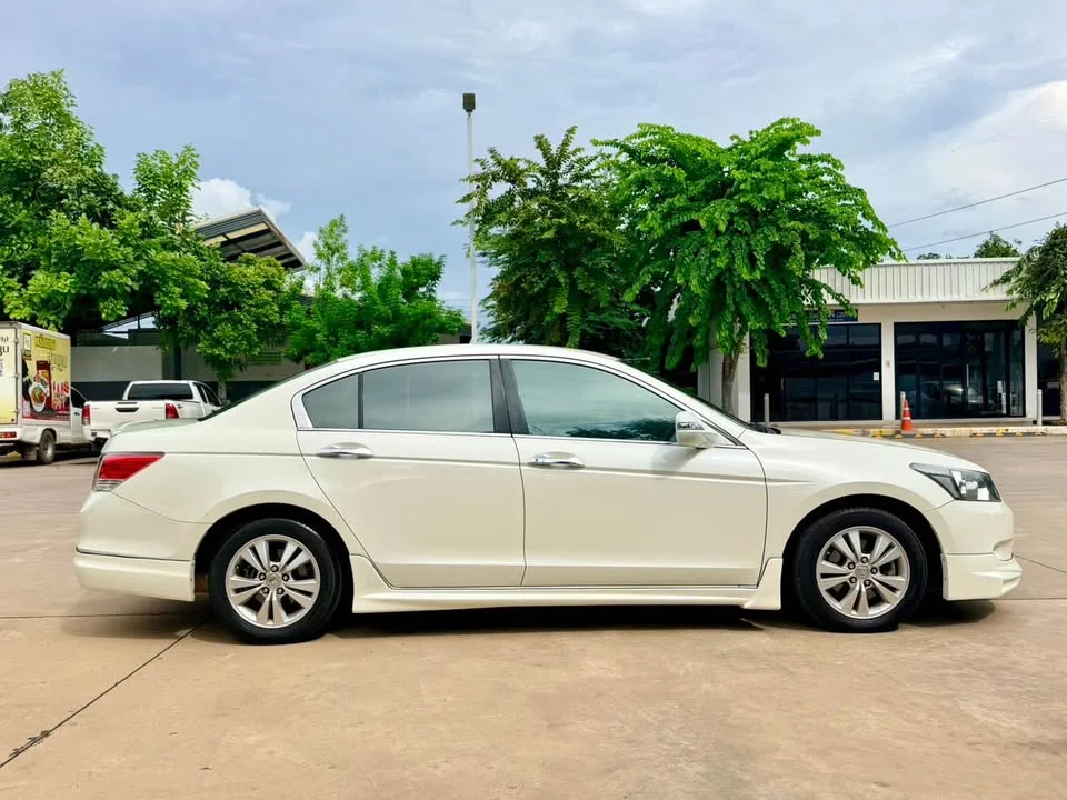 2010 Honda Accord VIII 3