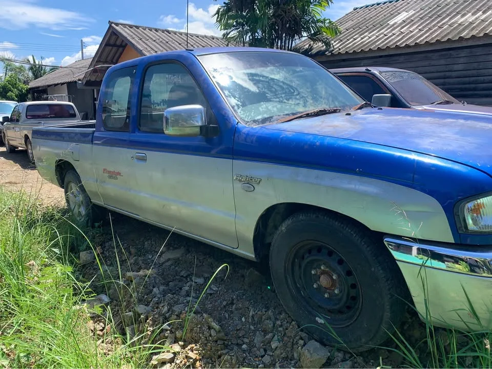 2001 Mazda 2500 Fighter V 2